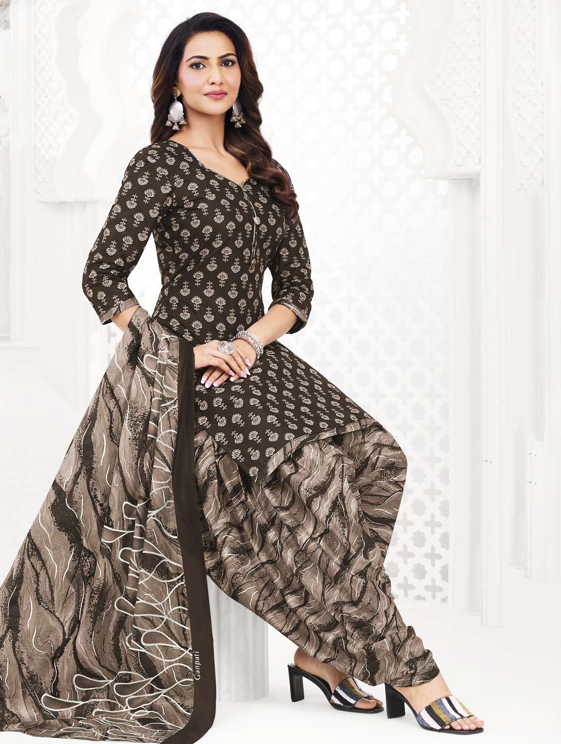women printed three quarter sleeve kurta patiala with dupatta set
