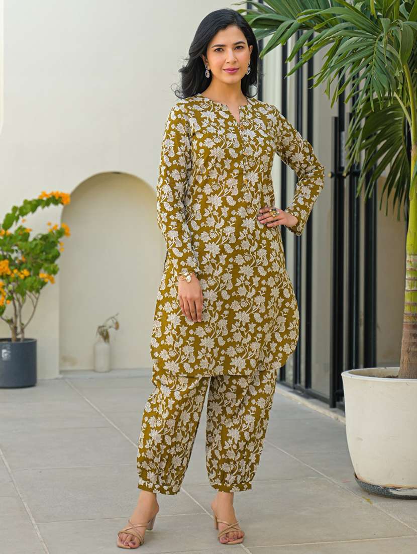 women floral long sleeve kurta salwar set