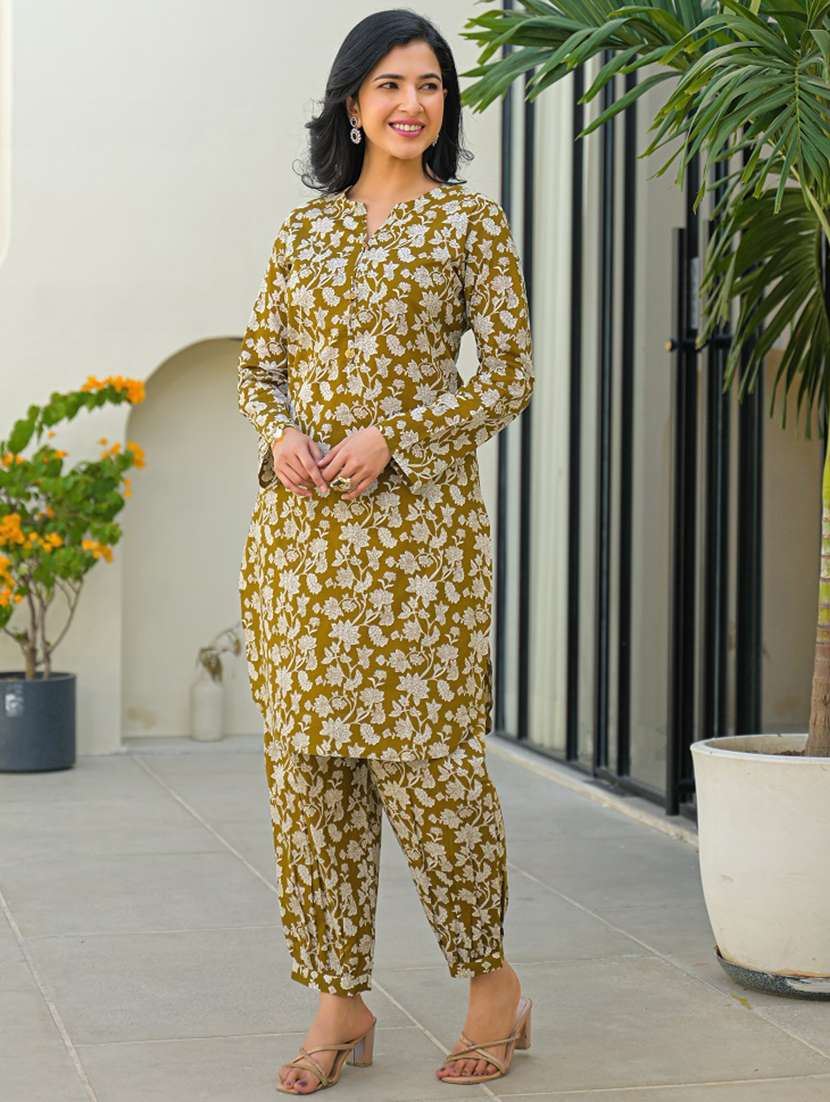 women floral long sleeve kurta salwar set - 22345782 -  Standard Image - 2