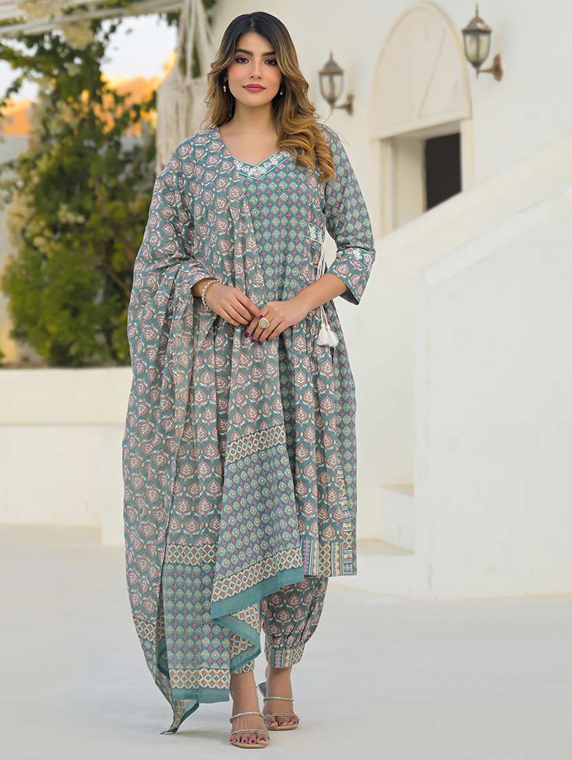 women printed three quarter sleeve kurta salwar with dupatta set