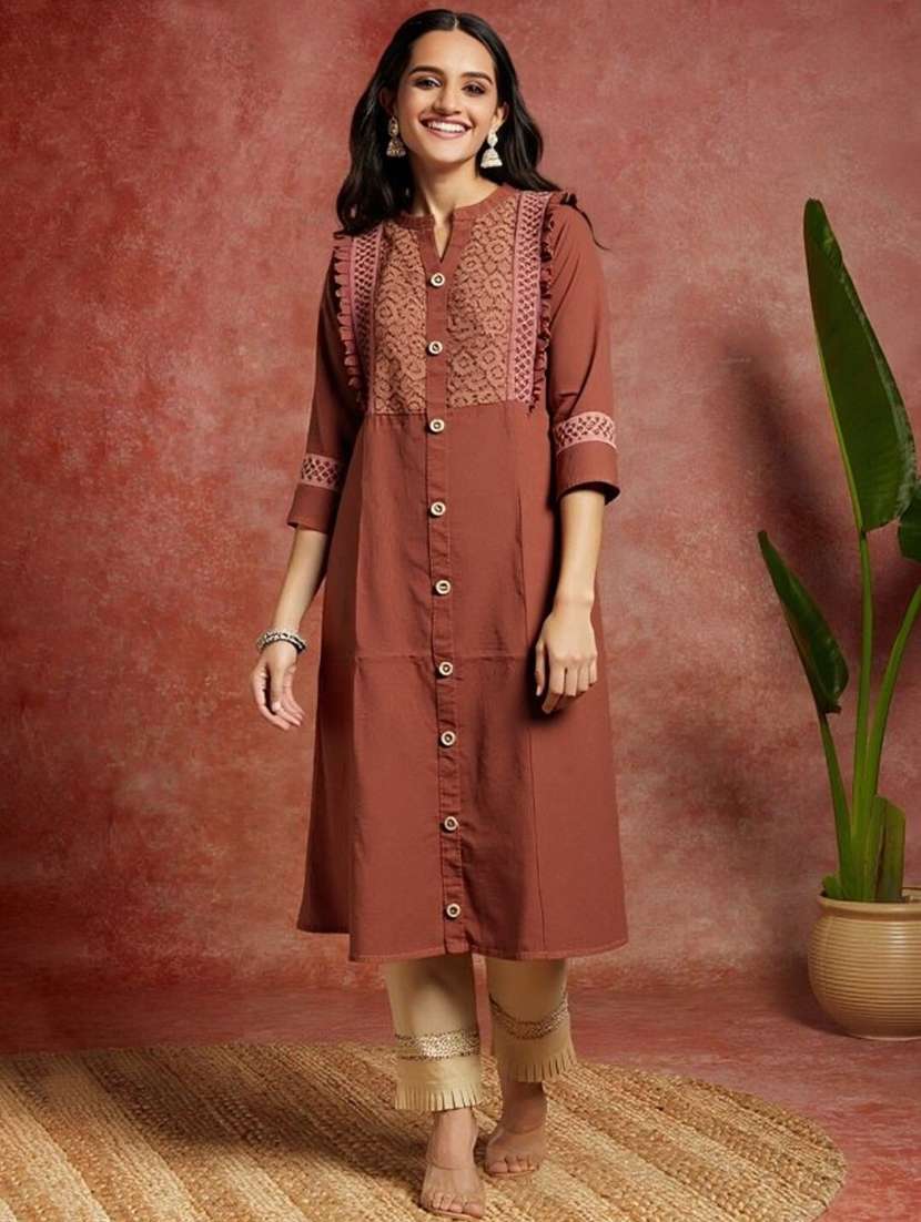 women solid with work three quarter sleeve a-line kurta