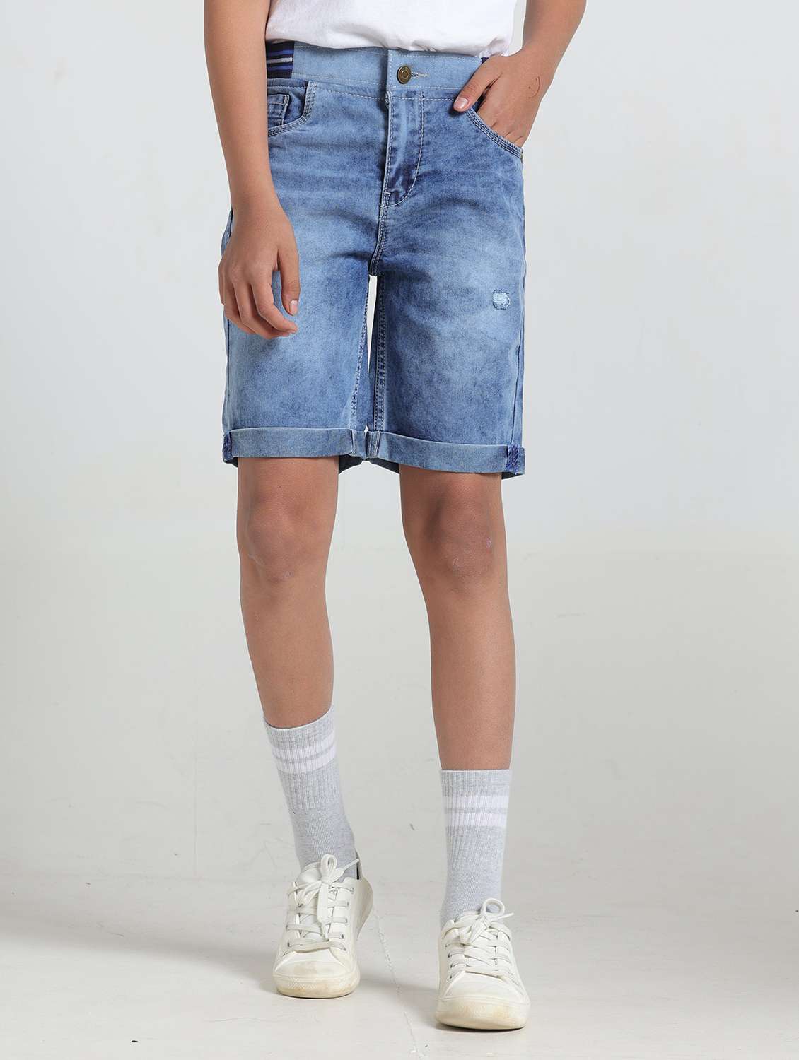 boys solid mid rise shorts 