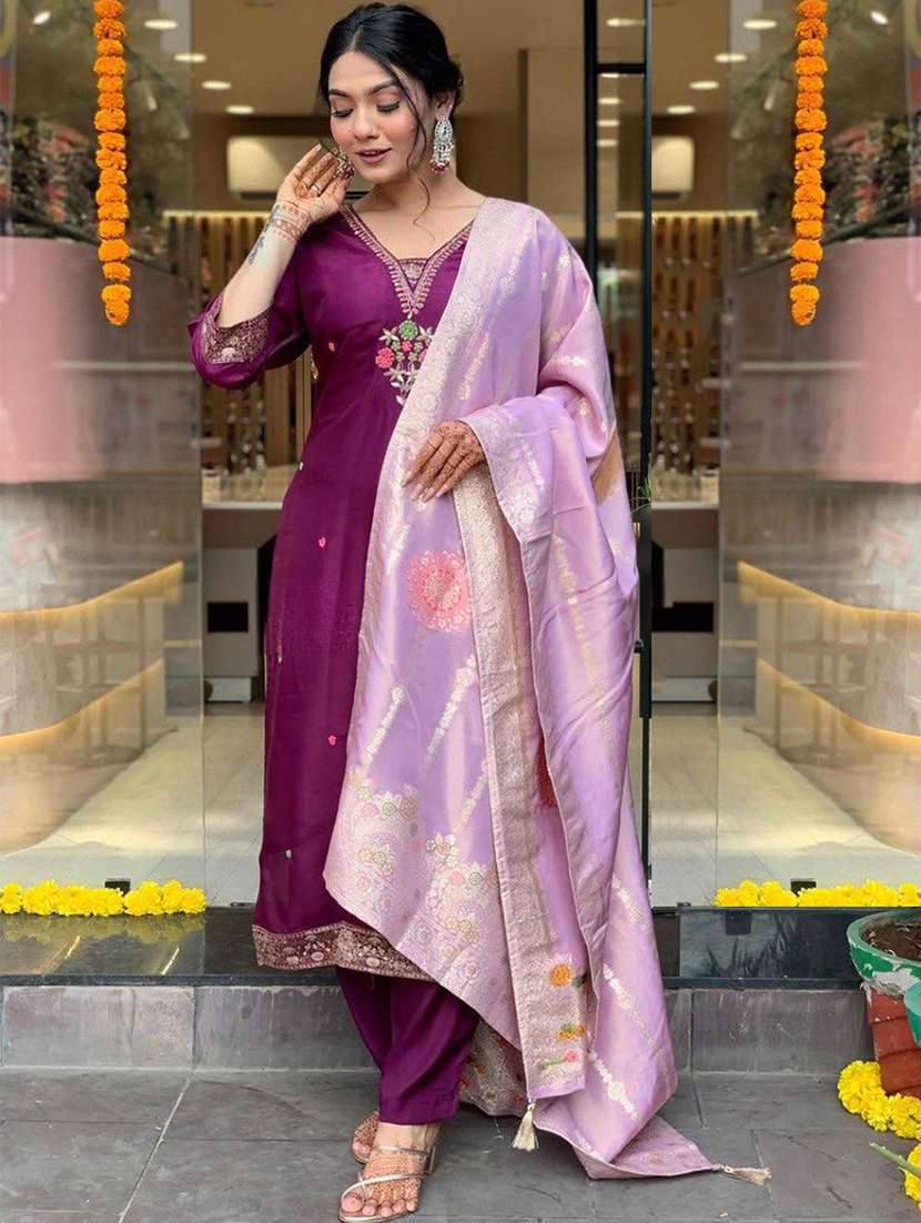 women solid with work three quarter sleeve kurta pant with dupatta set