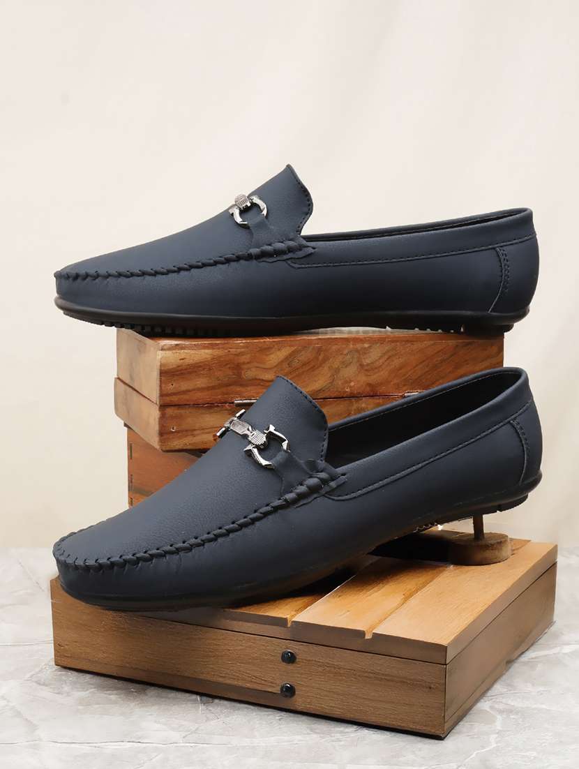men solid slip on horsebit loafer