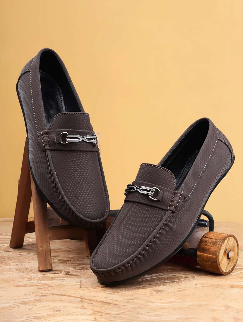 men solid slip on horsebit loafer