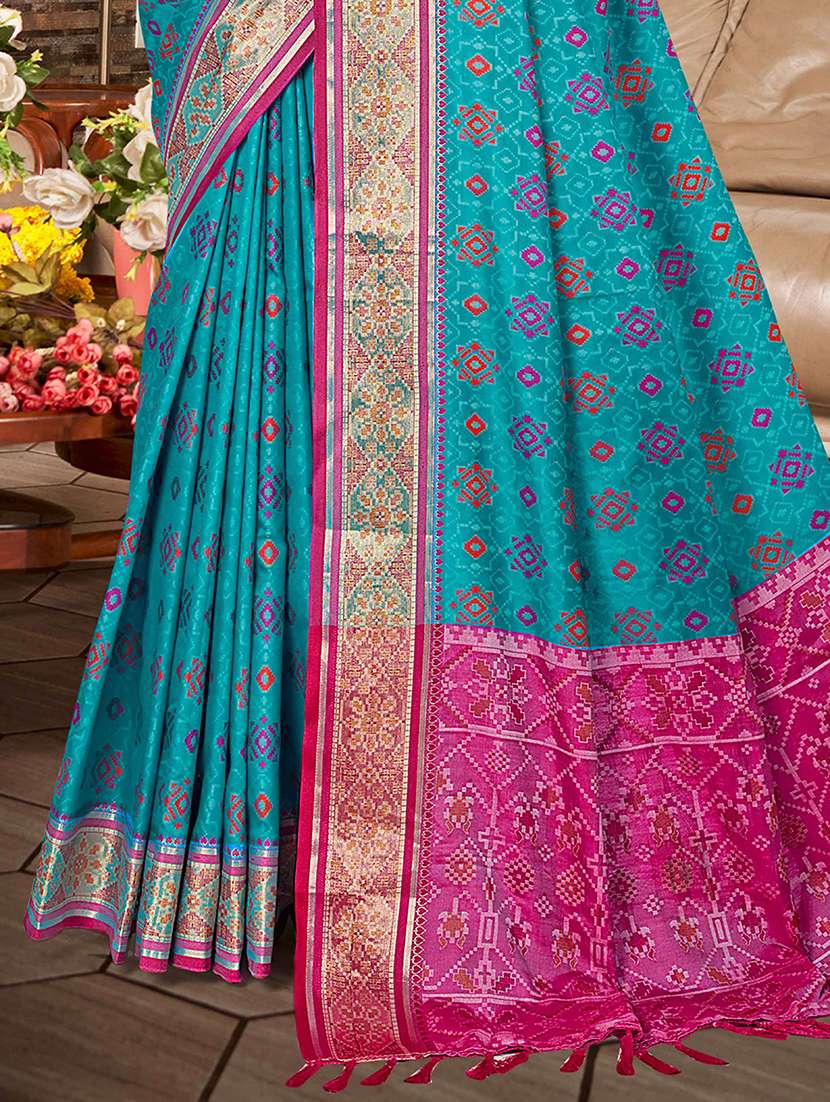 women self design patola saree with blouse - 22357649 -  Standard Image - 2