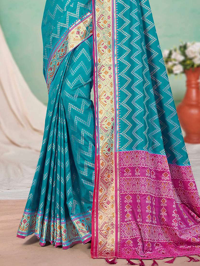 women self design patola saree with blouse - 22357673 -  Standard Image - 2