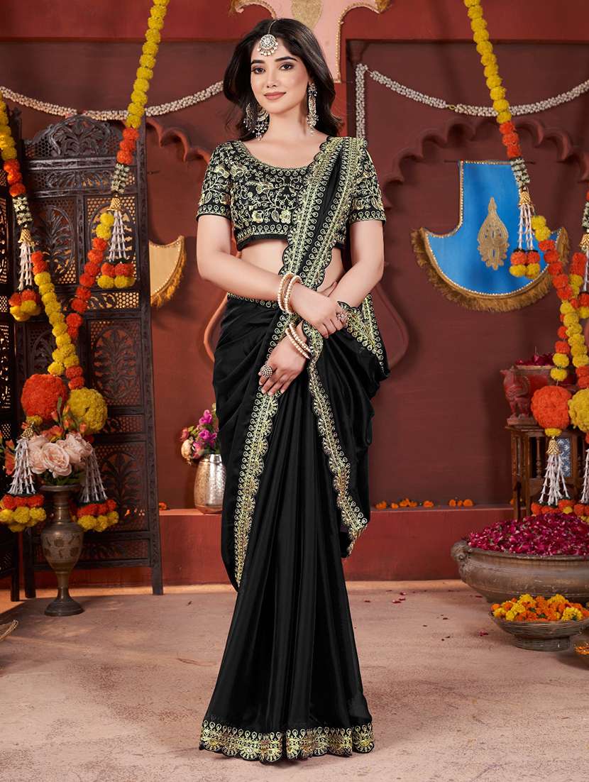 women solid with bordered saree with blouse