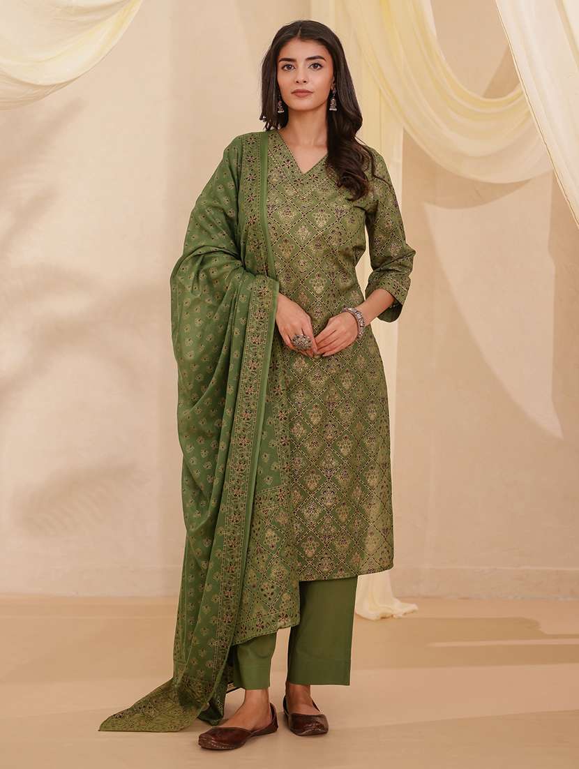 women printed three quarter sleeve kurta pant with dupatta set