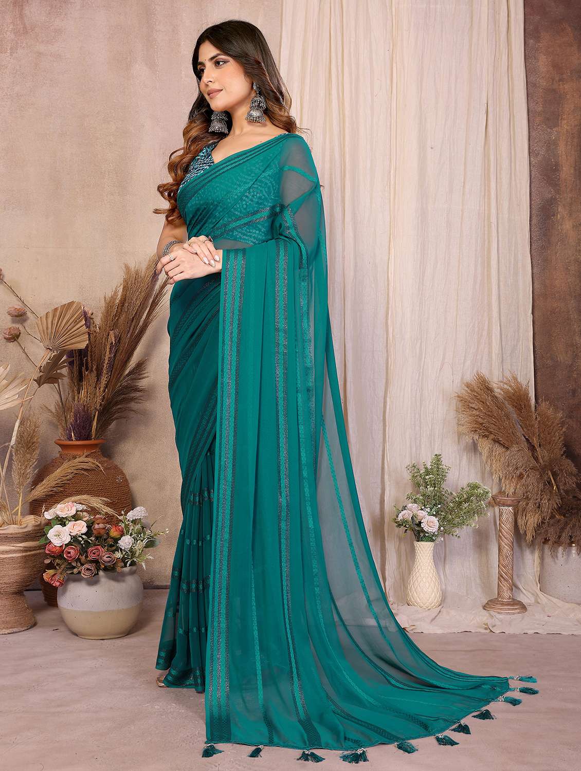 Women Striped Embellished Saree With Blouse - 22358159 -  Standard Image - 2