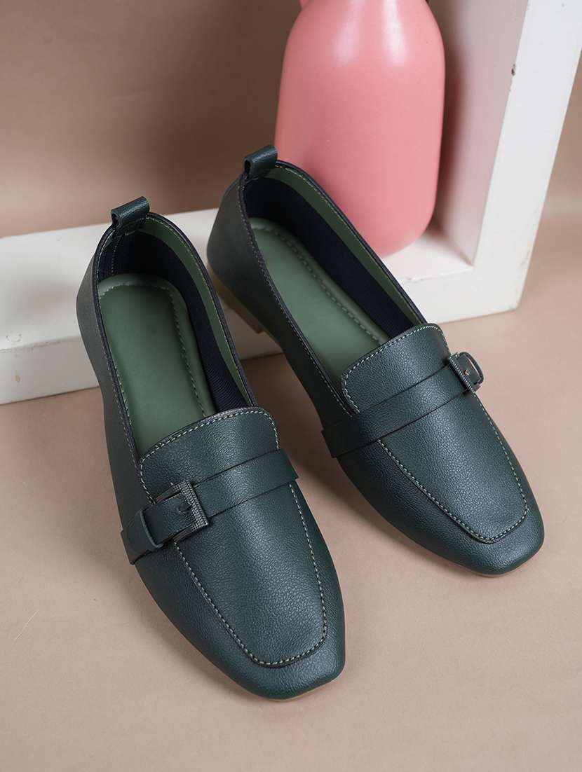 women solid slip on ballerina