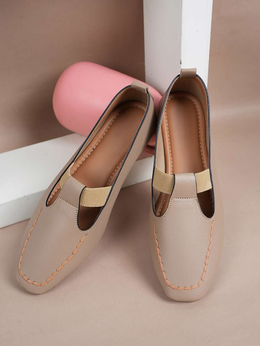 women solid slip on ballerina