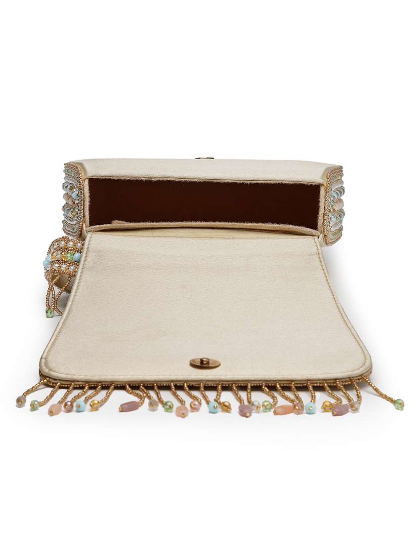 Women Embellished Clutch - 22360667 -  Standard Image - 2
