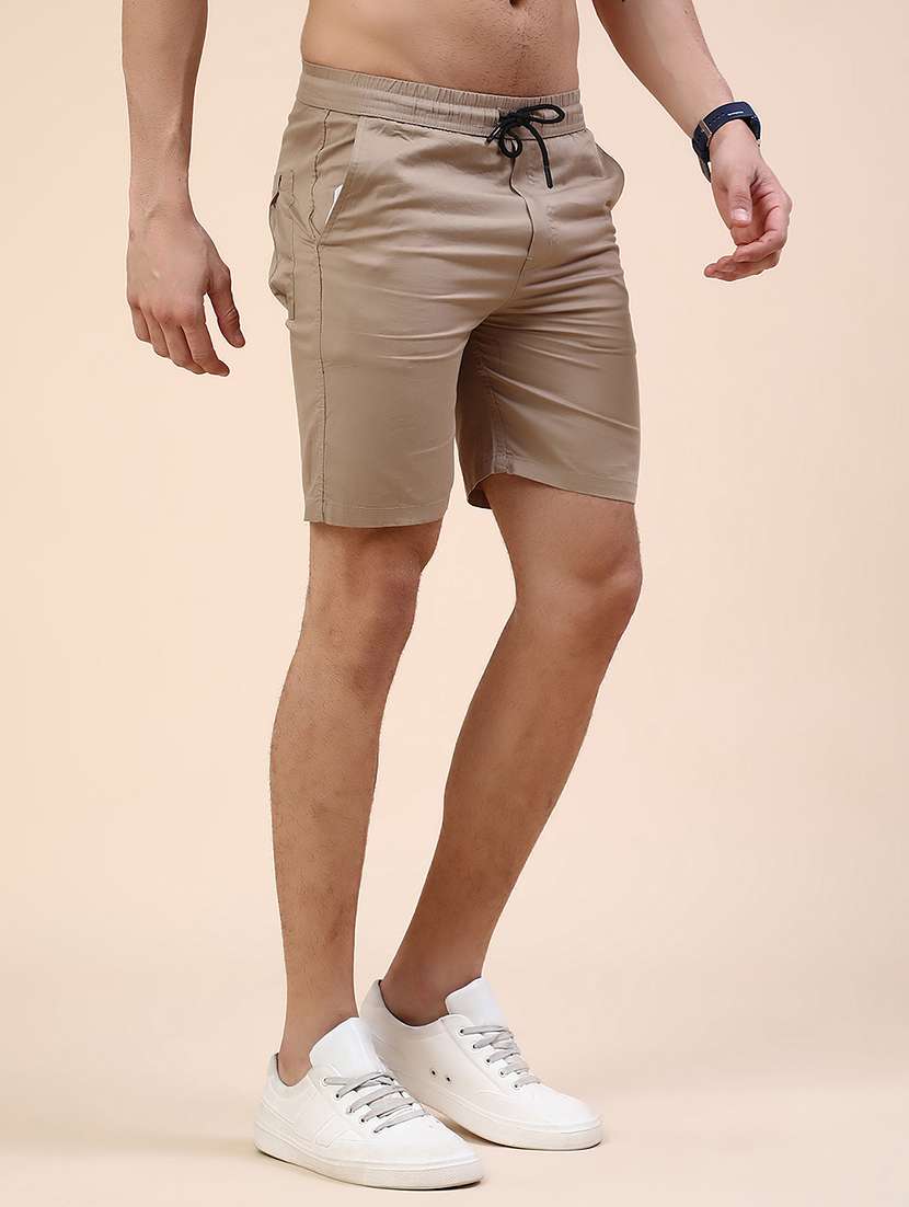 men solid mid rise slim fit short - 22361348 -  Standard Image - 2