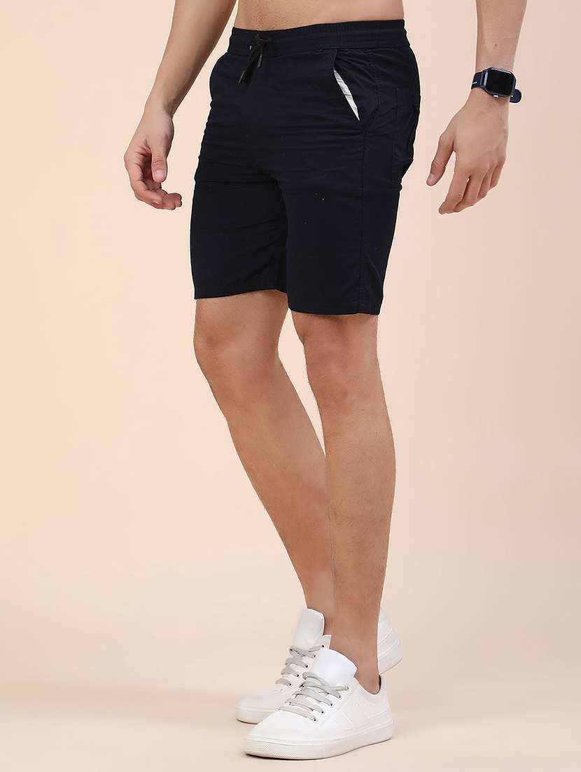 men solid mid rise slim fit short - 22361349 -  Standard Image - 2