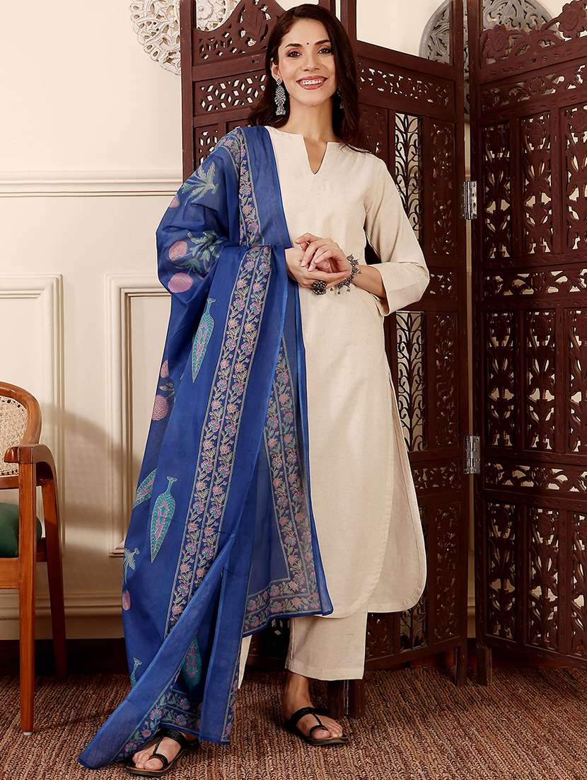 women solid three quarter sleeve kurta pant with dupatta set