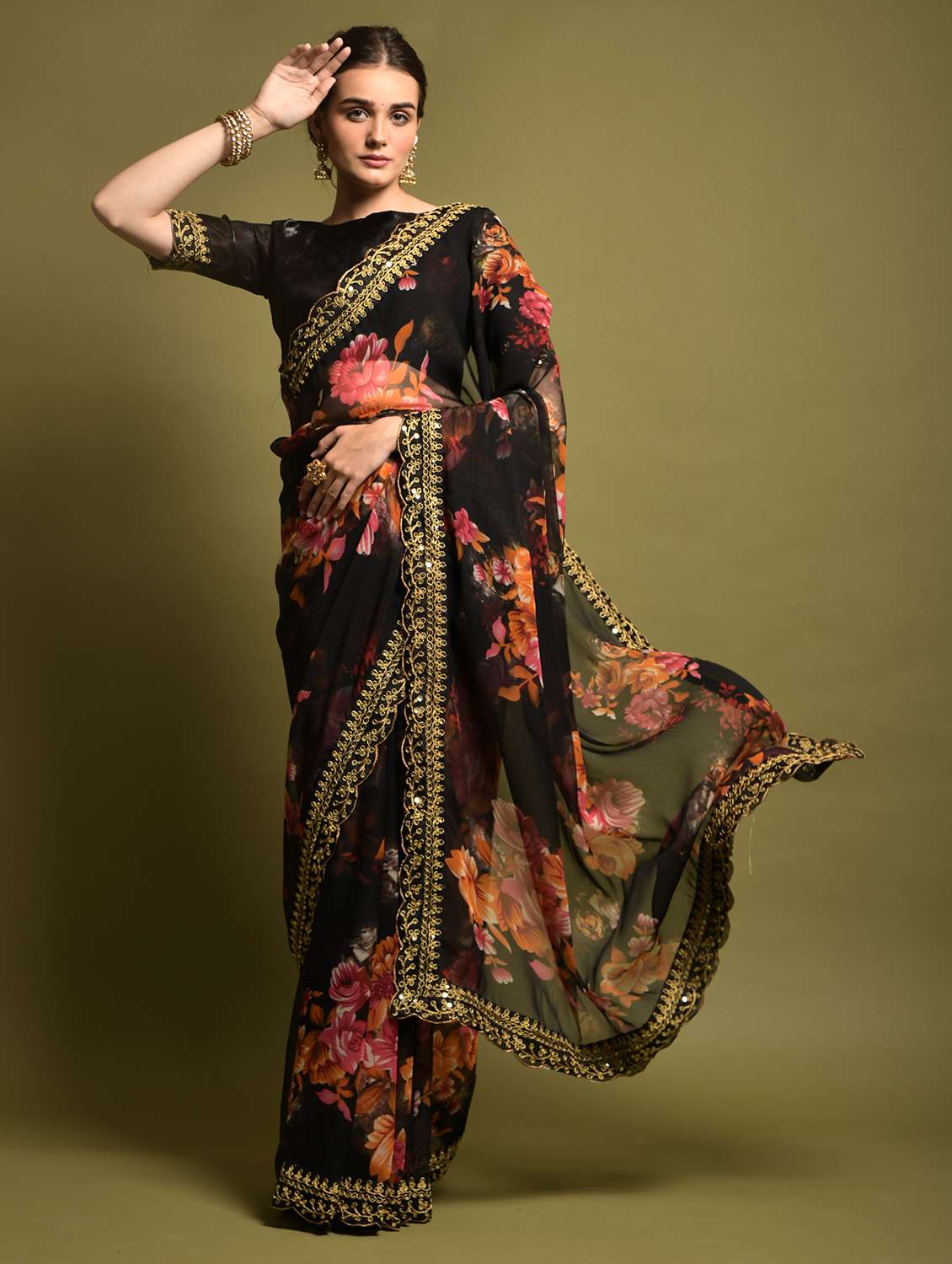 women floral printed bordered saree with blouse