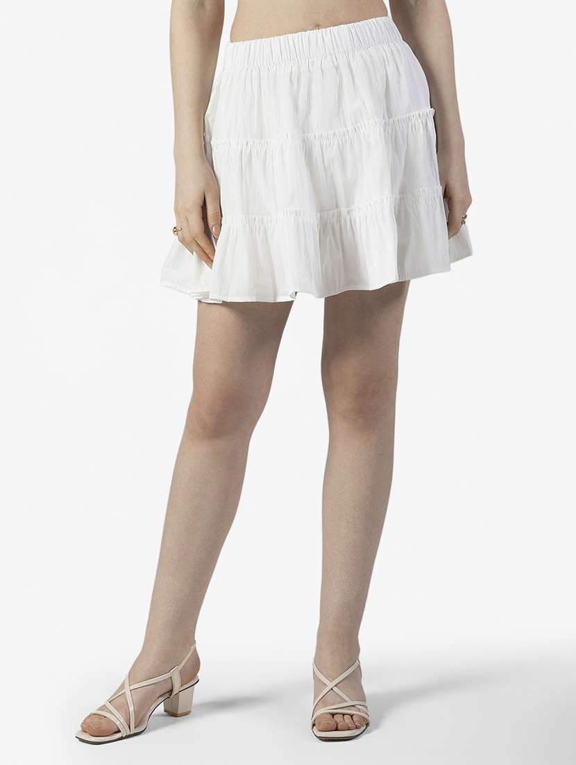 women solid mid rise tiered mini skirt