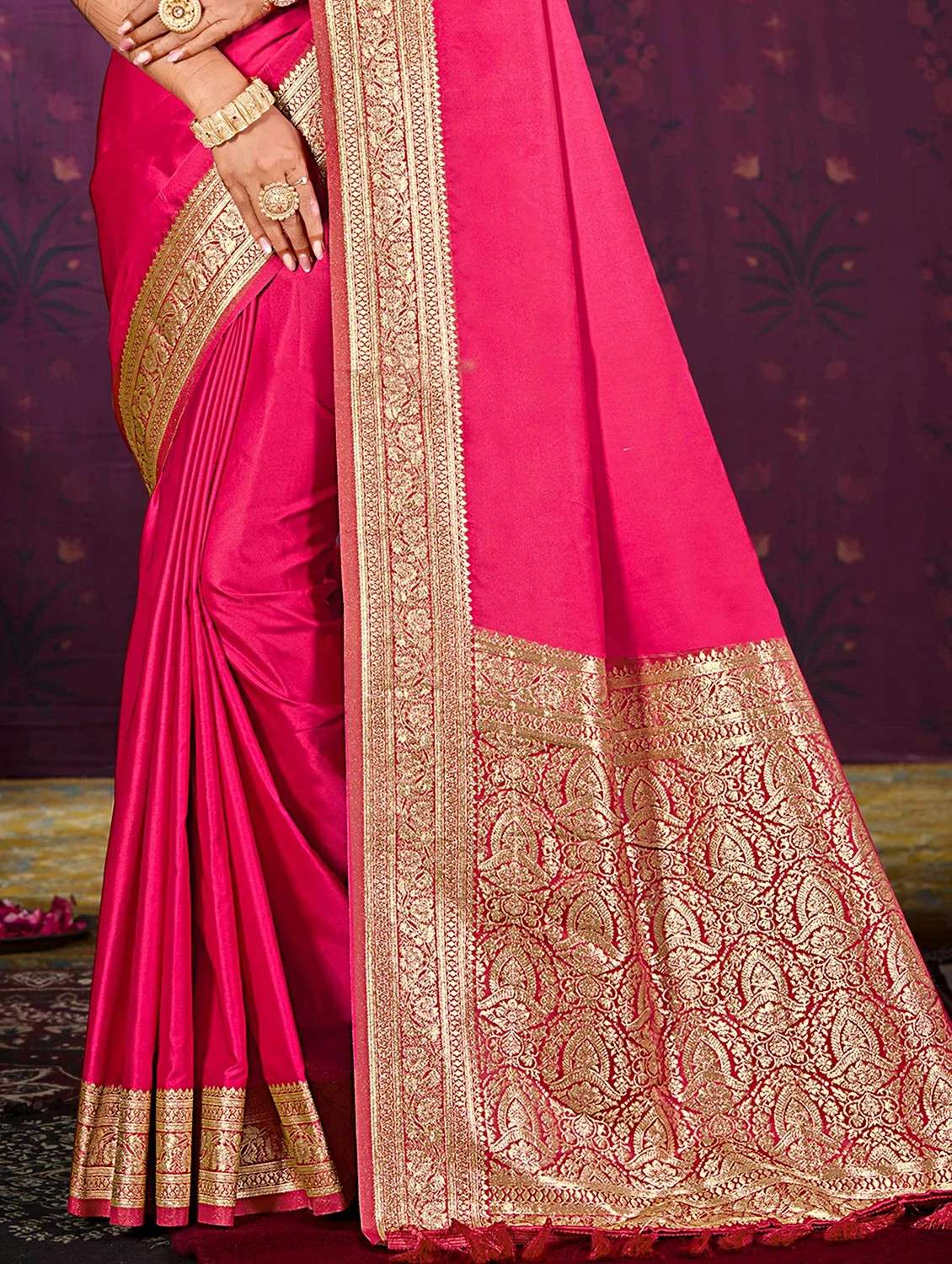 women solid with bordered saree with blouse - 22368391 -  Standard Image - 2