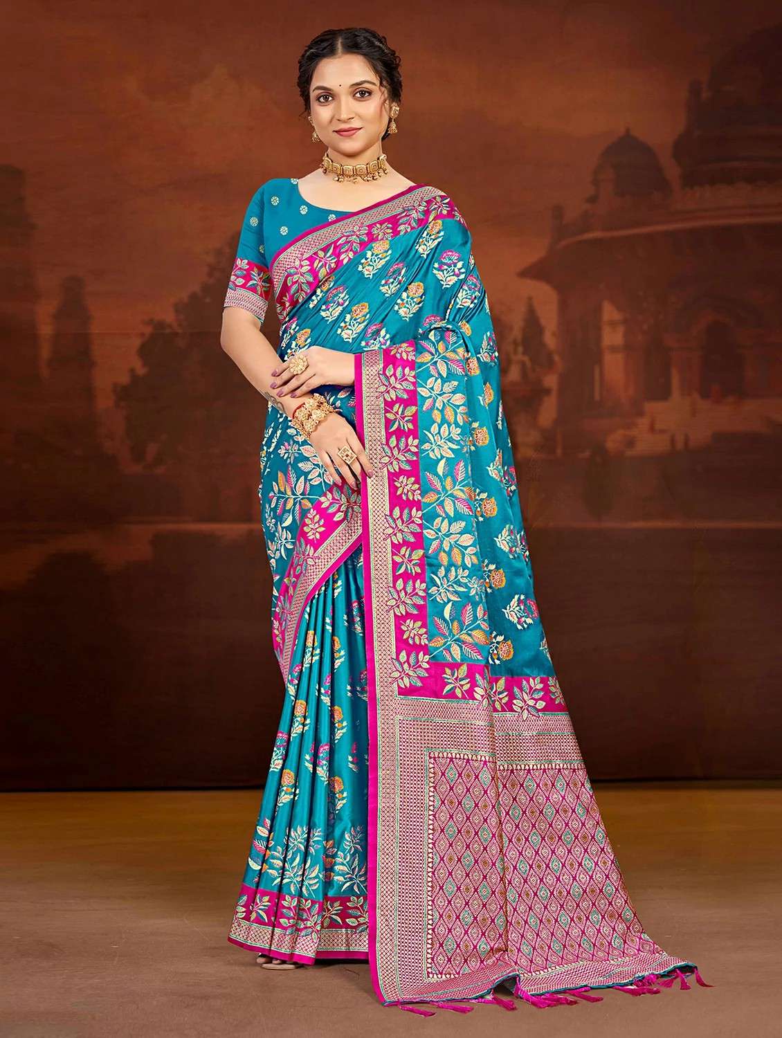 women self design banarasi saree with blouse