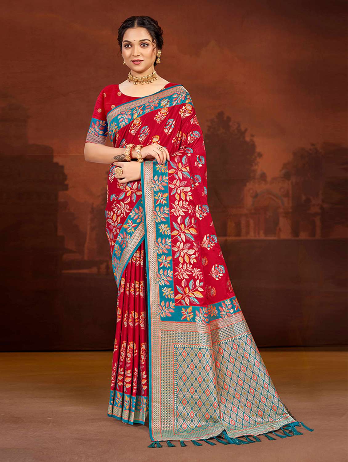 women self design banarasi saree with blouse