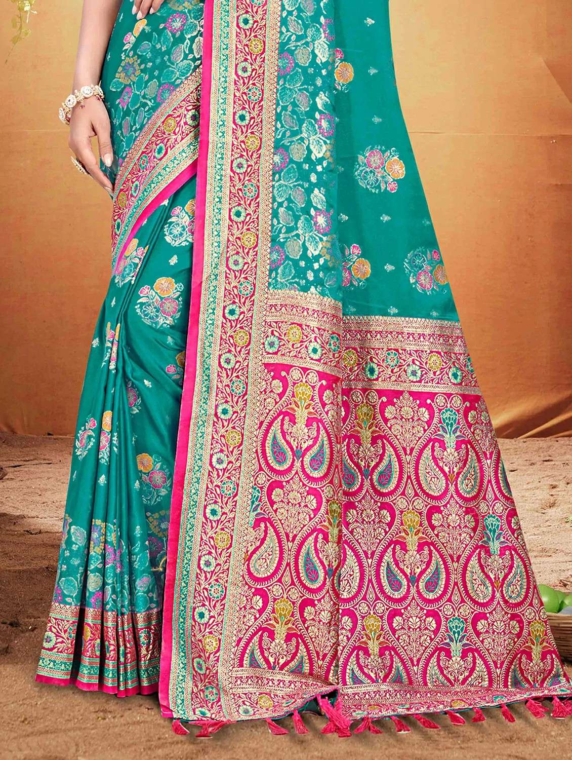 women self design banarasi saree with blouse - 22368407 -  Standard Image - 2