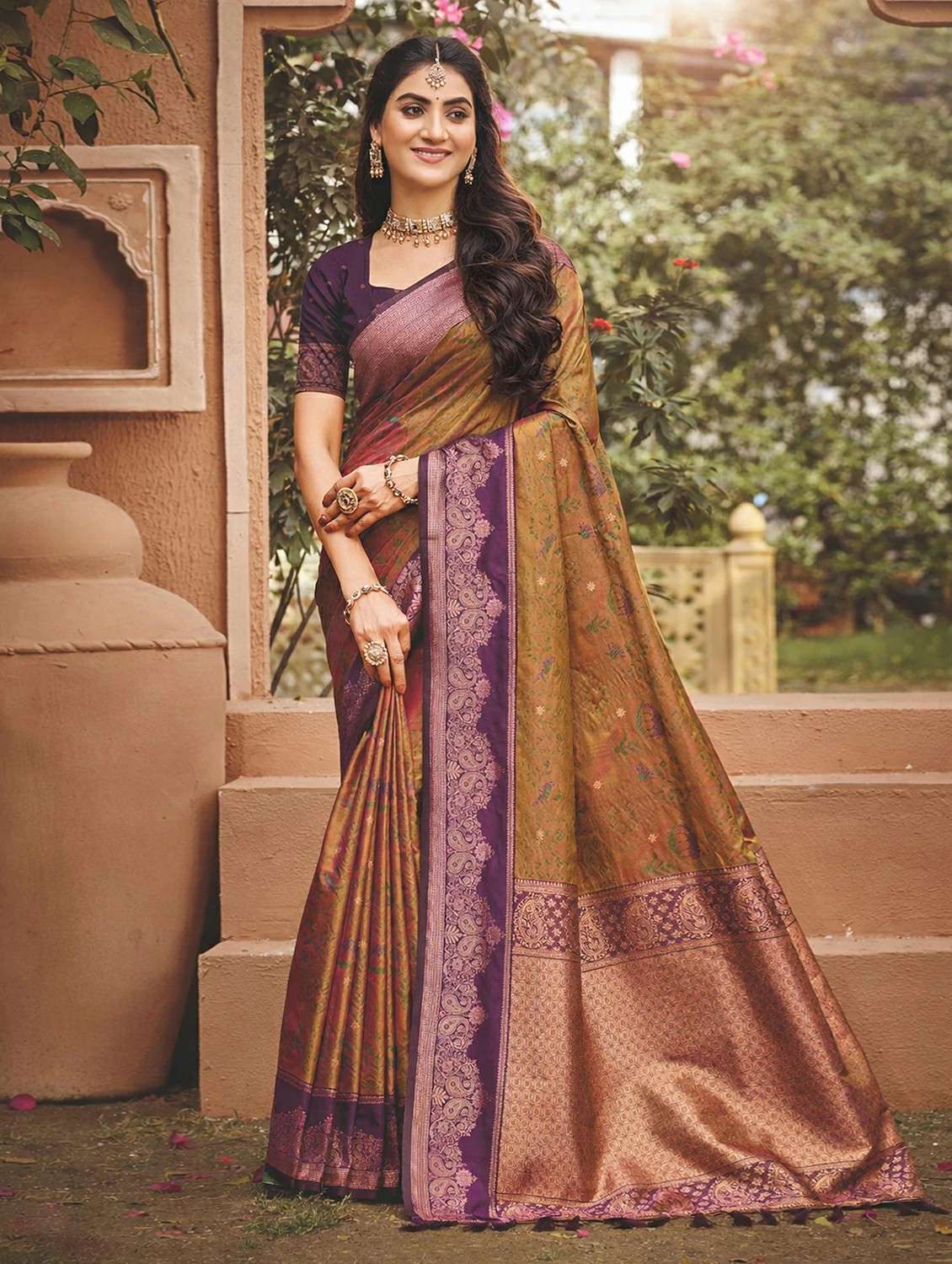 women self design banarasi saree with blouse