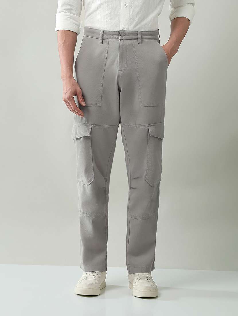 men solid mid rise regular fit cargo