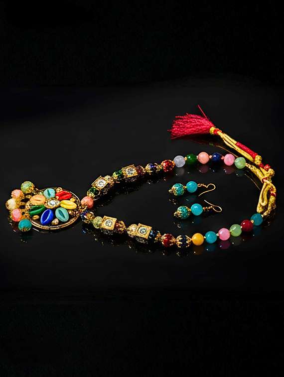 women pendant necklace set with earrings - 22373079 -  Standard Image - 2