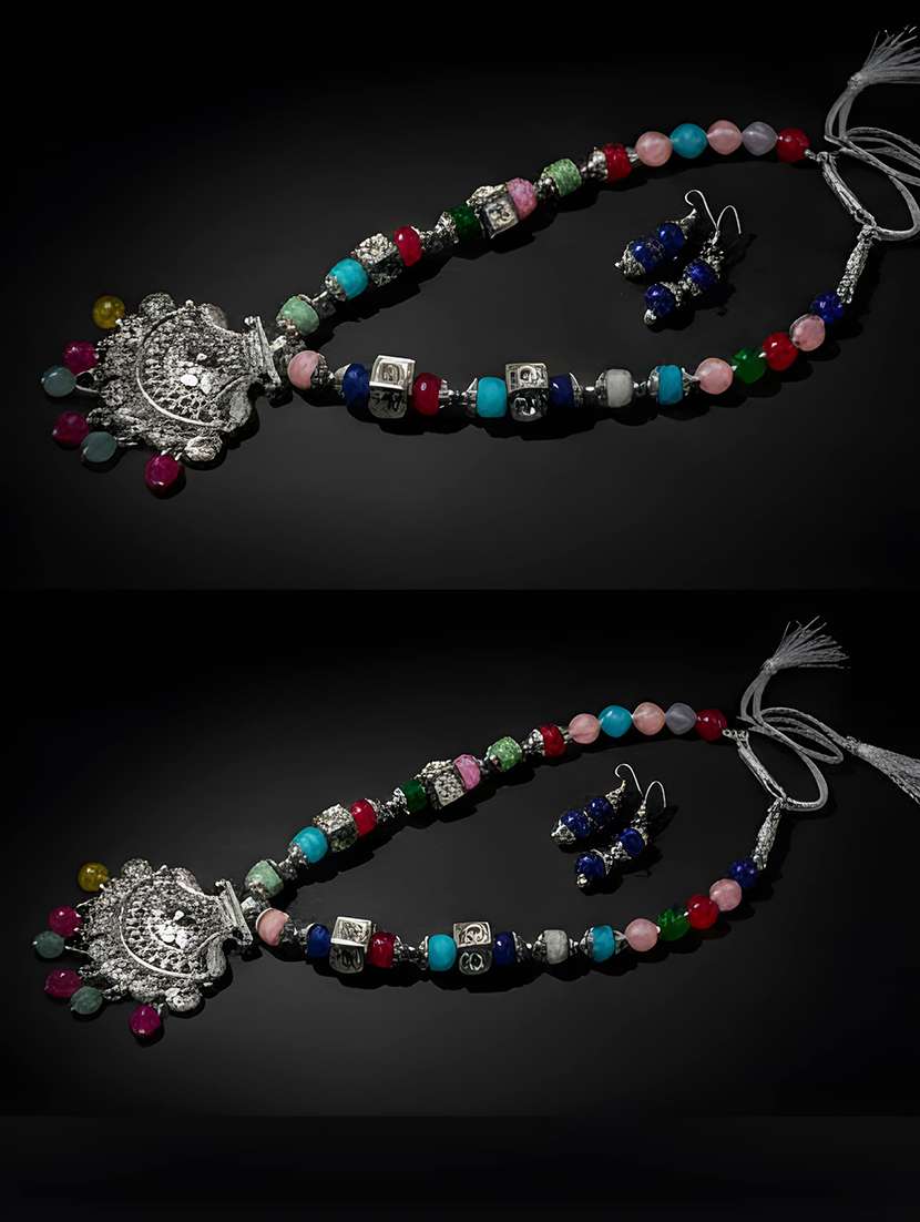 women pendant necklace set with earrings - 22373084 -  Standard Image - 2