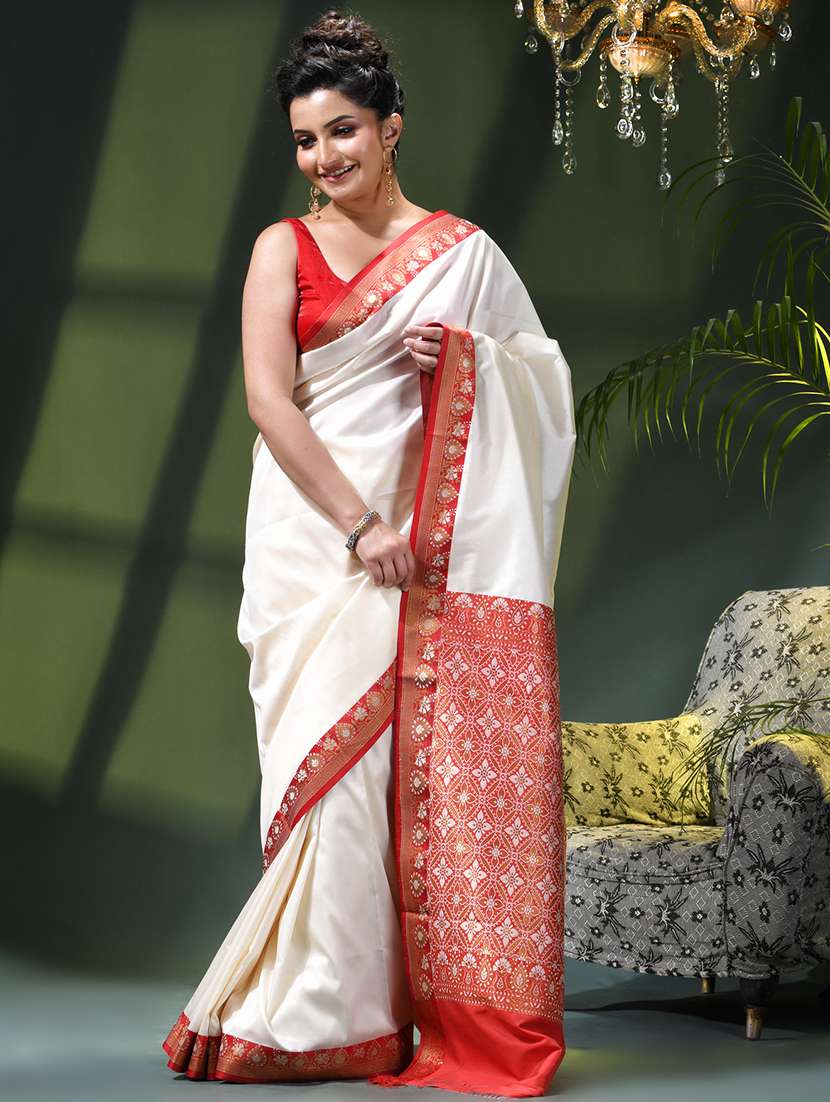 women solid with bordered saree with blouse - 22376116 -  Standard Image - 2