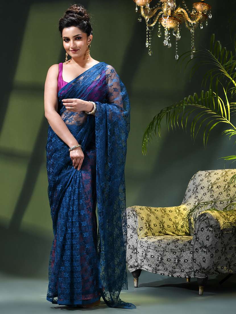 women self design plain saree