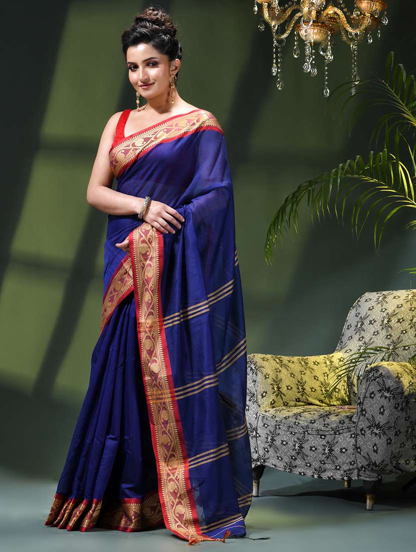 women solid with bordered saree - 22376179 -  Standard Image - 2