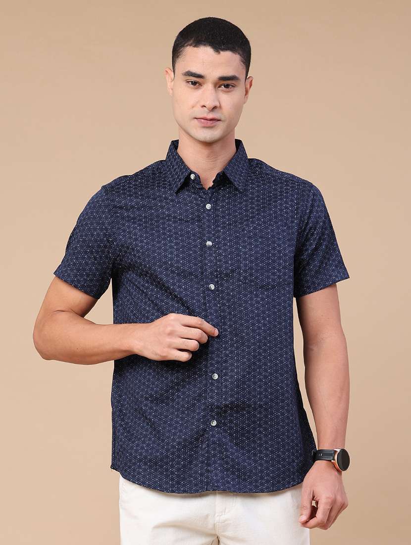 men printed short sleeve slim fit casual shirt - 22376801 -  Standard Image - 2