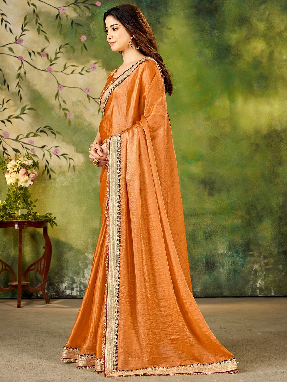 women solid with bordered saree with blouse - 22377528 -  Standard Image - 2