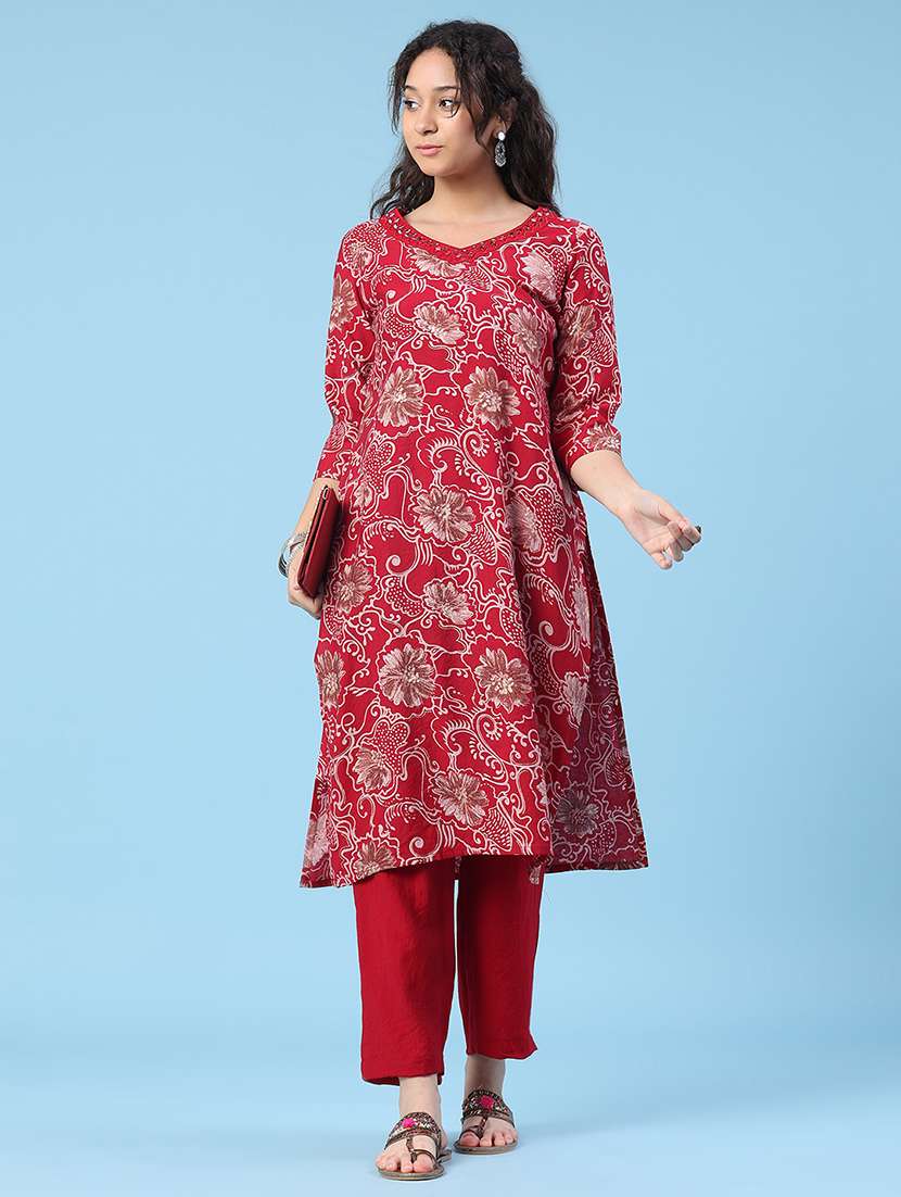 women printed three quarter sleeves kurta pant set