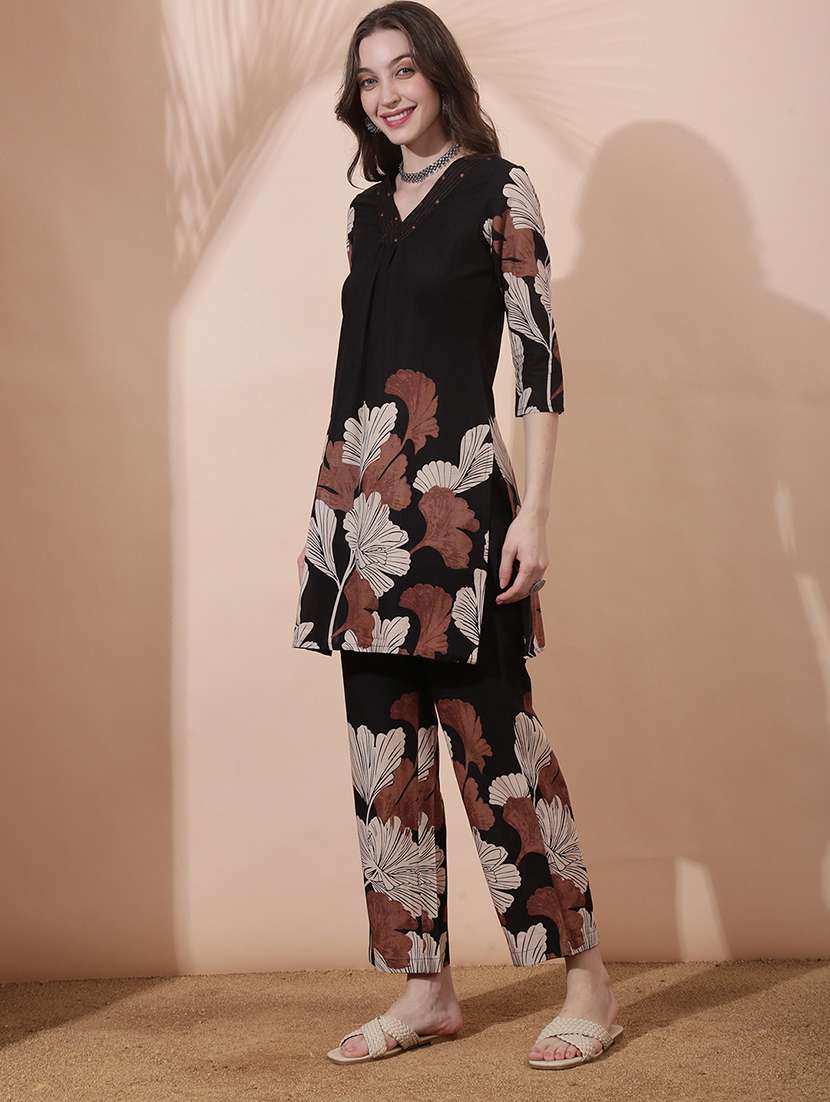 women floral printed three quarter sleeve kurta pant set - 22378306 -  Standard Image - 2