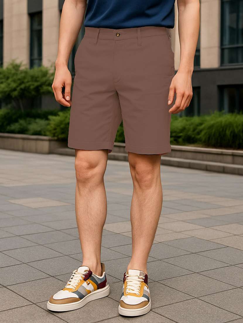 men solid mid rise regular fit shorts
