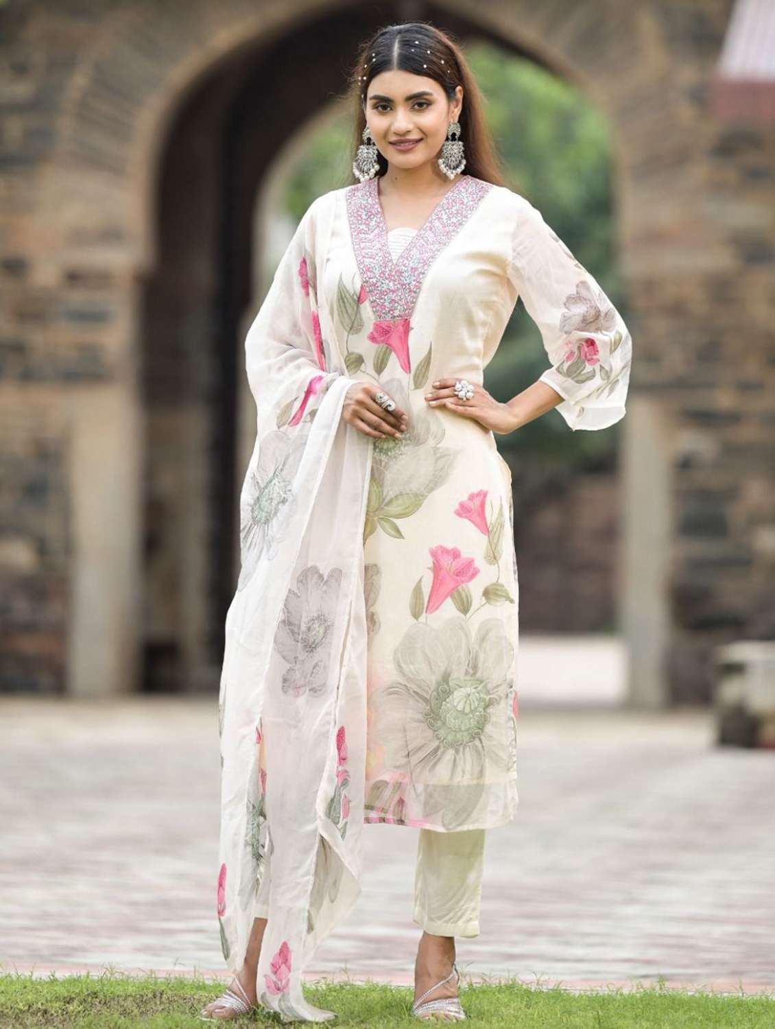 women floral three quarter sleeve kurta pant with dupatta set