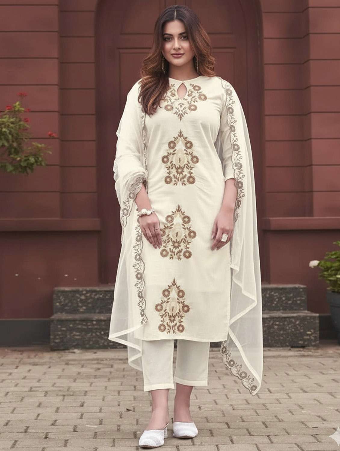 women solid with work three quarter sleeve kurta pant with dupatta set
