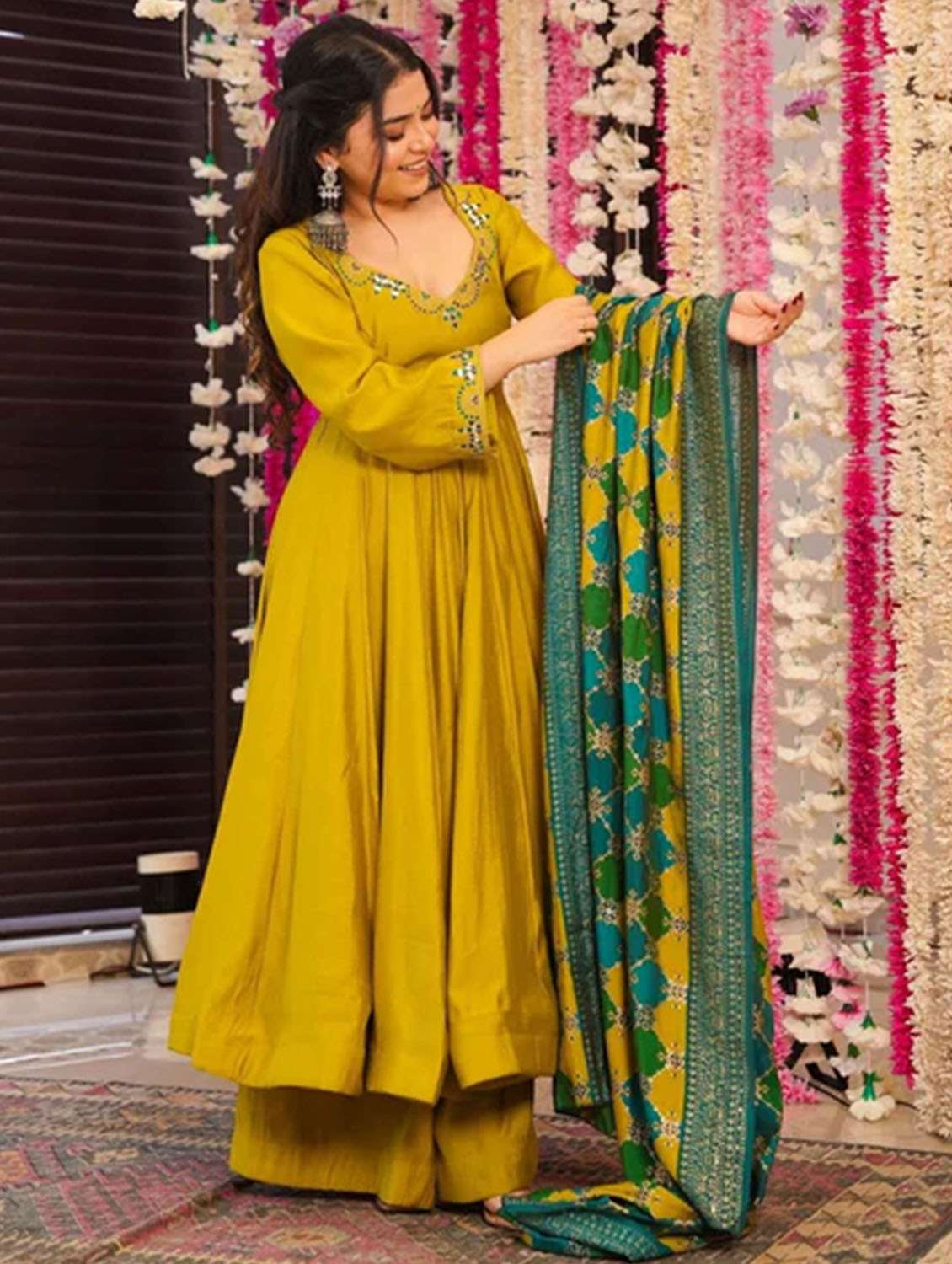 women solid three quarter sleeve kurta palazzo with dupatta set - 22379524 -  Standard Image - 2