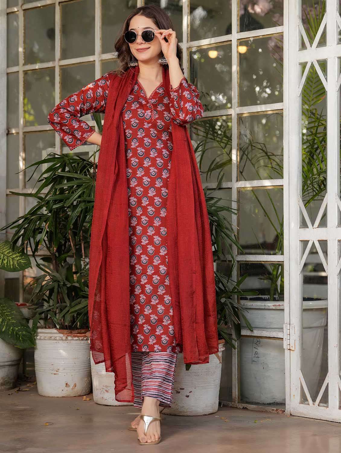 women floral three quarter sleeve kurta pant with dupatta set