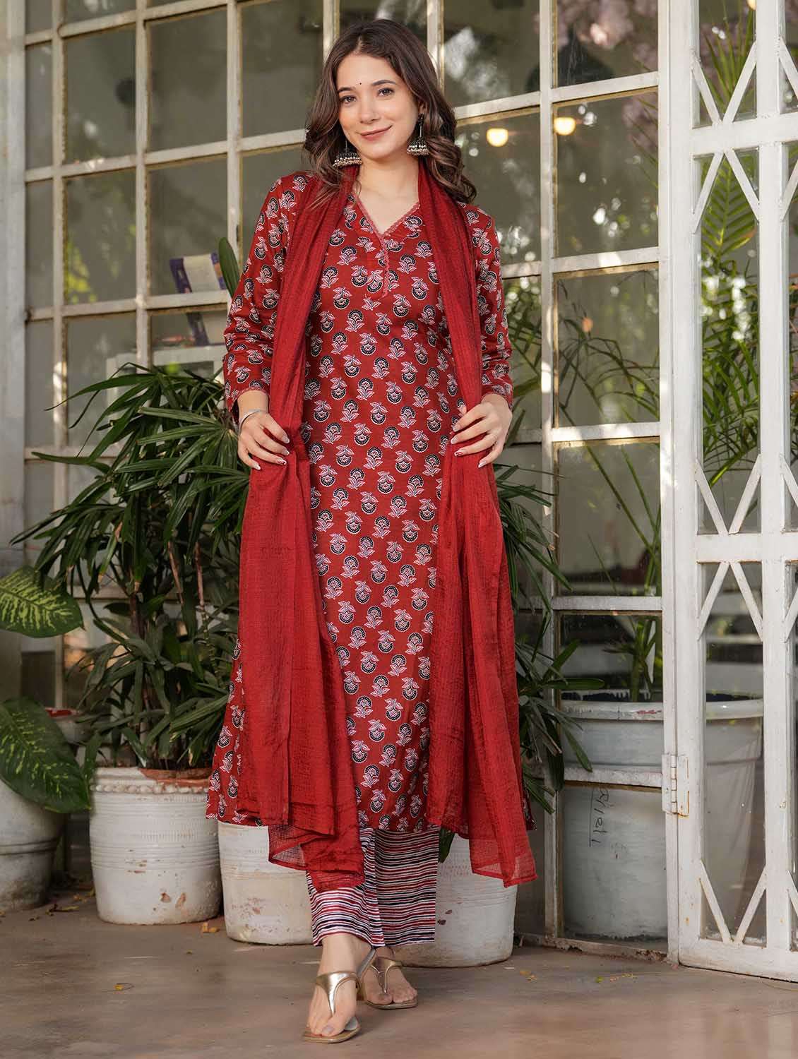 women floral three quarter sleeve kurta pant with dupatta set - 22379553 -  Standard Image - 7