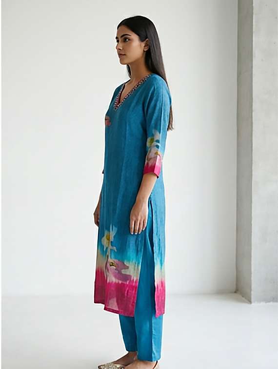 women printed three quarter sleeves kurta and pant set - 22379750 -  Standard Image - 2