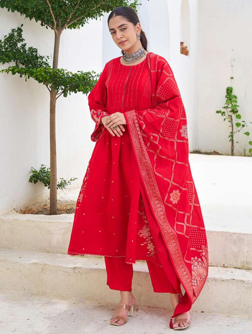 women embroidered kurta and pant with dupatta set