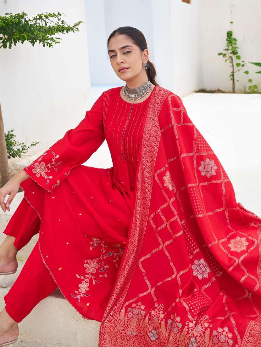 women embroidered kurta and pant with dupatta set - 22379764 -  Standard Image - 2