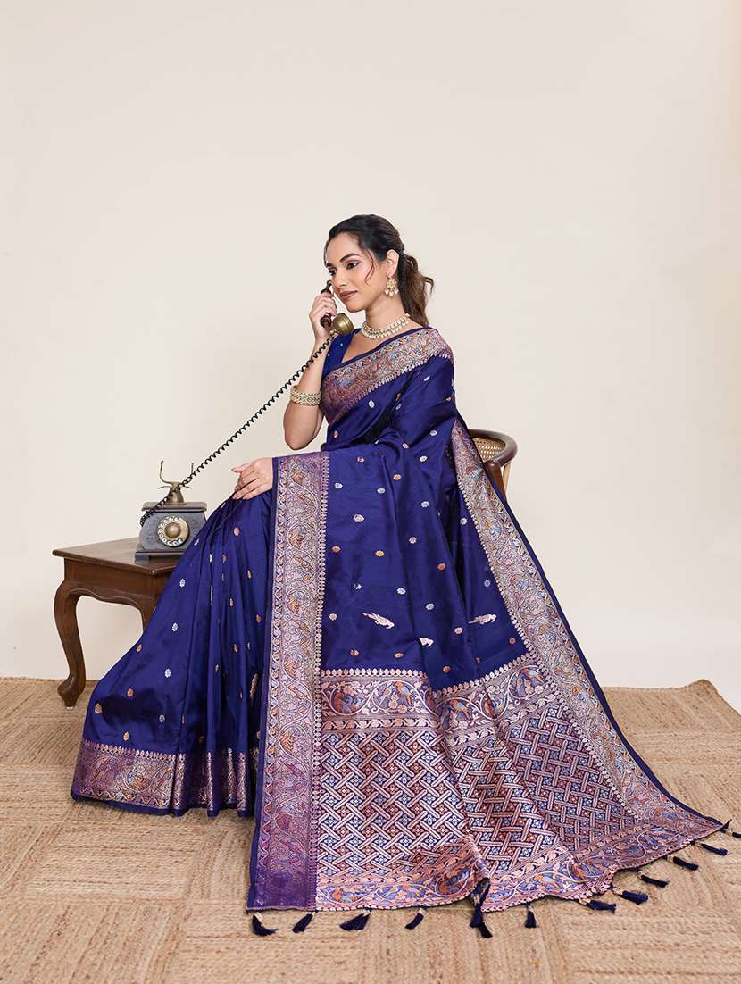 women self design bordered saree with blouse - 22379877 -  Standard Image - 2