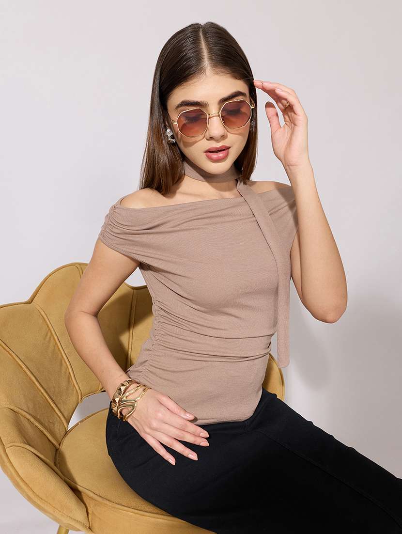 women solid off shoulder top with neck tie