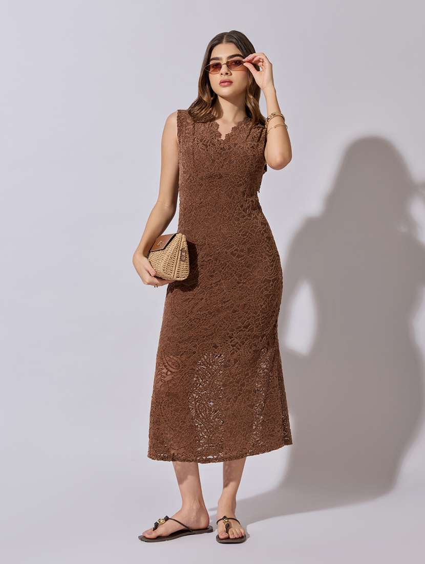 women self designed sleeveless lace bodycon dress