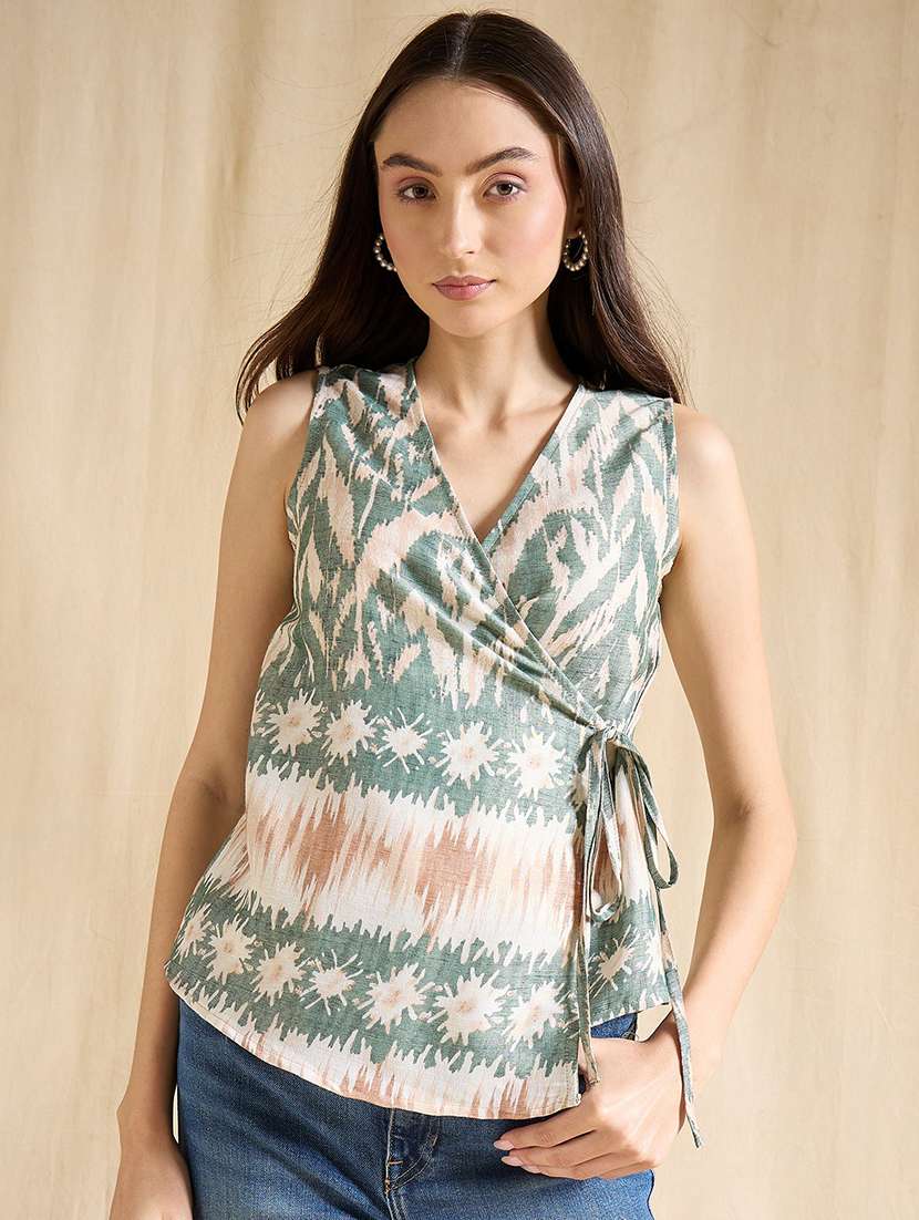 women printed sleeveless wrap top